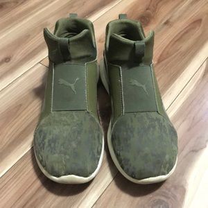 PUMA Women’s Rebel Mid WNS VR Sneaker